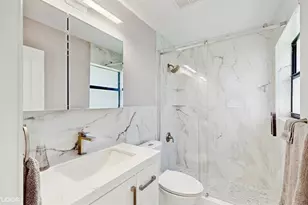 2113 NE 11th Ave, Wilton Manors, FL 33305 - Photo 12