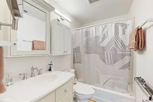 2113 NE 11th Ave, Wilton Manors, FL 33305 - Photo 10