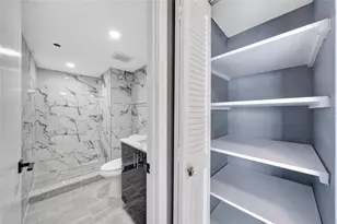 1100 St Charles Pl, Pembroke Pines, FL 33026 - Photo 28