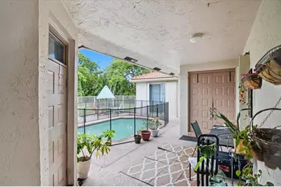 7631 NW 87th Ter, Tamarac, FL 33321 - Photo 8