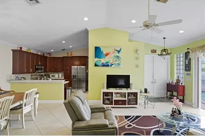 7631 NW 87th Ter, Tamarac, FL 33321 - Photo 16