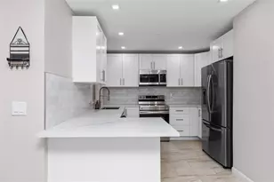 2002 SW Natura Blvd, Deerfield Beach, FL 33441 - Photo 4