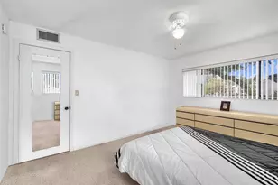 10419 E Clairmont Cir, Tamarac, FL 33321 - Photo 14