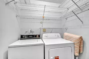 10419 E Clairmont Cir, Tamarac, FL 33321 - Photo 18