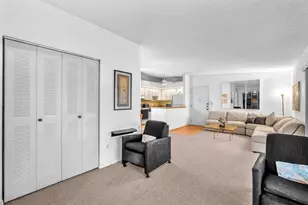 10419 E Clairmont Cir, Tamarac, FL 33321 - Photo 10