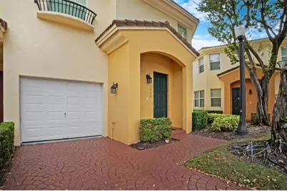 2990  Deer Creek Country Club Blvd, Unit #2990, Deerfield Beach, FL 33442 - Photo 2