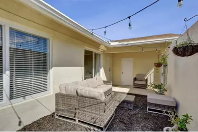 7003 NW 95th Ter, Tamarac, FL 33321 - Photo 8