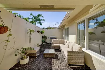 7003 NW 95th Ter, Tamarac, FL 33321 - Photo 6