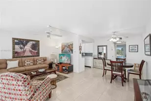 3014 Oakridge A, Deerfield Beach, FL 33442 - Photo 4