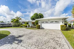 5601 Bayview Dr, Fort Lauderdale, FL 33308 - Photo 14