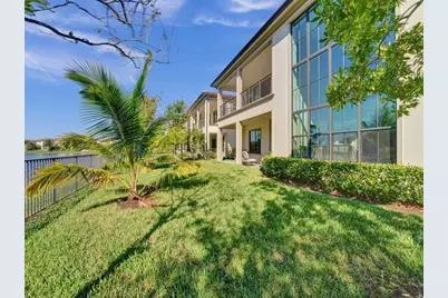 9345  Carrington Ave, Parkland, FL 33076 - Photo 4