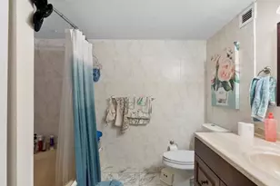 800 Parkview Dr, Hallandale Beach, FL 33009 - Photo 14