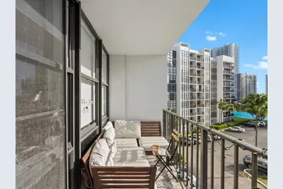 800  Parkview Dr, Unit #528, Hallandale Beach, FL 33009 - Photo 16