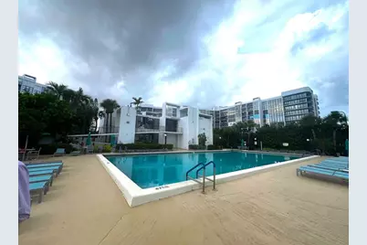 800  Parkview Dr, Unit #528, Hallandale Beach, FL 33009 - Photo 26