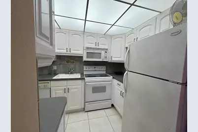 2050 NE 39th St, Unit #207, Lighthouse Point, FL 33064 - Photo 14