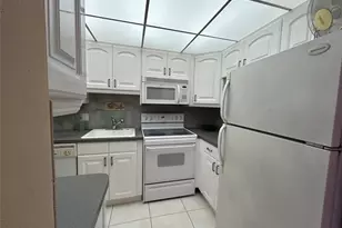 2050 NE 39th St, Lighthouse Point, FL 33064 - Photo 14