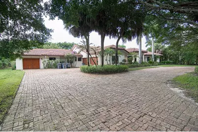 8208  Twin Lake Drive, Boca Raton, FL 33496 - Photo 2