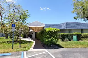 7807 Golf Cir Dr, Margate, FL 33063 - Photo 22