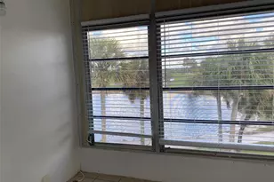 7807 Golf Cir Dr, Margate, FL 33063 - Photo 8