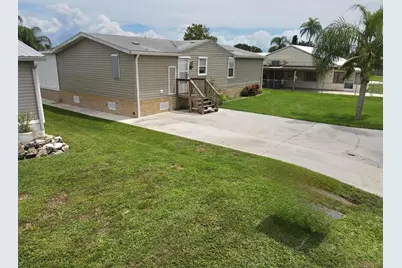 1081  6th St, Okeechobee, FL 34974 - Photo 2