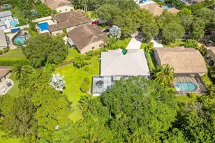 1400 NW 102nd Dr, Coral Springs, FL 33071 - Photo 2