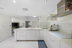 520 SE 5th Ave Unit, Fort Lauderdale, FL 33301 - Photo 2