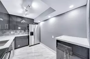 1100 St Charles Pl, Pembroke Pines, FL 33026 - Photo 6