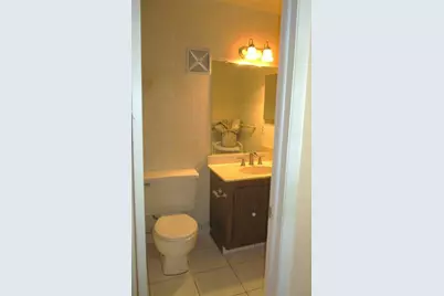 8390  Lagos De Campo Blvd, Unit #304, Tamarac, FL 33321 - Photo 18