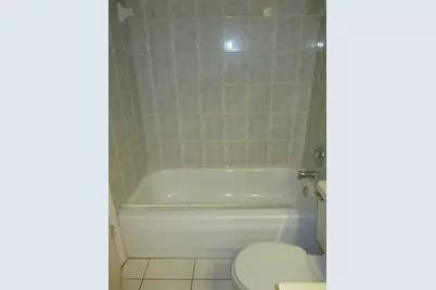 8390  Lagos De Campo Blvd, Unit #304, Tamarac, FL 33321 - Photo 20