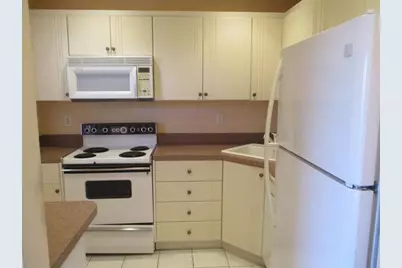 8390  Lagos De Campo Blvd, Unit #304, Tamarac, FL 33321 - Photo 4