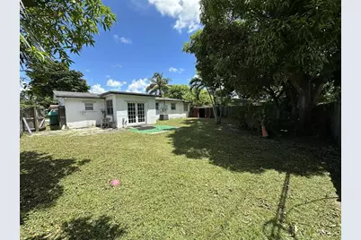 4810 NW 11th Pl, Lauderhill, FL 33313 - Photo 22