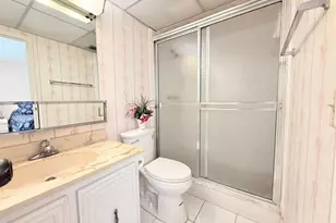 2851 Somerset Dr, Lauderdale Lakes, FL 33311 - Photo 18