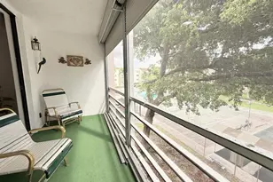 2851 Somerset Dr, Lauderdale Lakes, FL 33311 - Photo 10