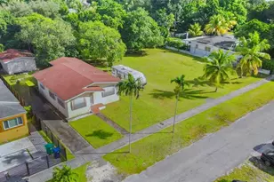 23 NE 116th St, Miami, FL 33161 - Photo 2