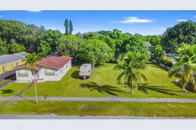 23 NE 116th St, Miami, FL 33161 - Photo 4