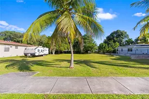 23 NE 116th St, Miami, FL 33161 - Photo 16