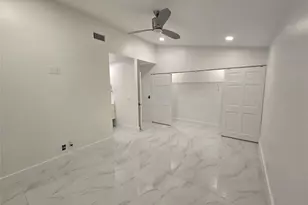 1303 Seagrape Cir, Weston, FL 33326 - Photo 32