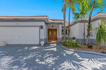 16757 NW 91st Ct, Miami Lakes, FL 33018 - Photo 2