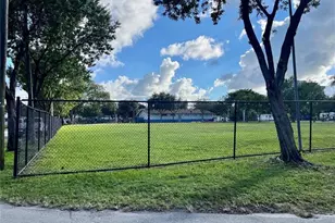 2201 NE 135th Ln, North Miami Beach, FL 33181 - Photo 22