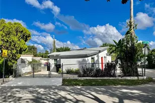 2201 NE 135th Ln, North Miami Beach, FL 33181 - Photo 2