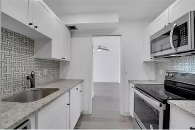 301  Croton Ave, Unit #302, Lantana, FL 33462 - Photo 2