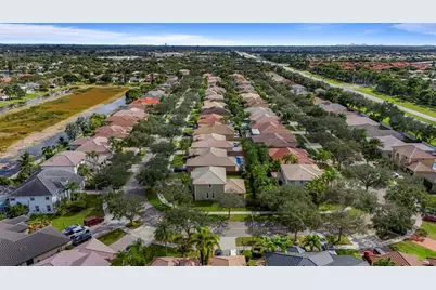 16566 N Mariposa Cir, Fort Lauderdale, FL 33331 - Photo 70