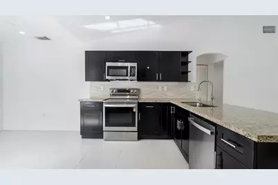 1811 SW 124th Way, Miramar, FL 33027 - Photo 10