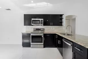 1811 SW 124th Way, Miramar, FL 33027 - Photo 10