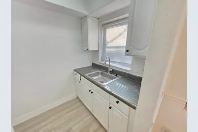 560 NE 15th Ave, Fort Lauderdale, FL 33301 - Photo 12