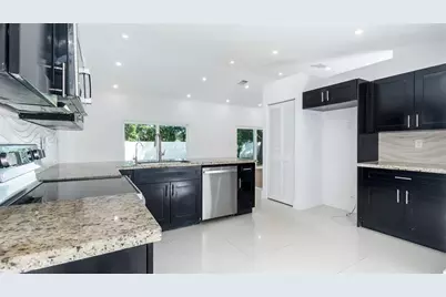 1811 SW 124th Way, Miramar, FL 33027 - Photo 12