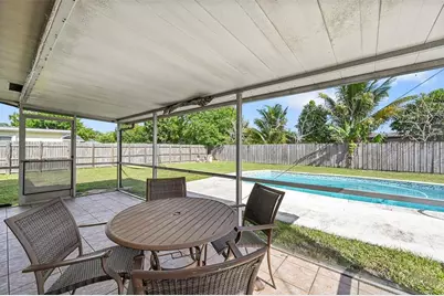 300 W Kathy Ln, Margate, FL 33068 - Photo 20