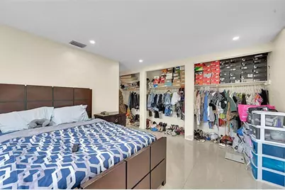 300 W Kathy Ln, Margate, FL 33068 - Photo 8