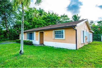 820 SW 55th Ave, Margate, FL 33068 - Photo 1