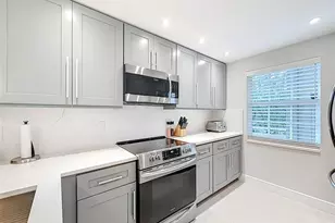 545 Oaks Ln, Pompano Beach, FL 33069 - Photo 10